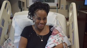 Mulher dá à luz durante eclipse e batiza filha com o nome Sol
