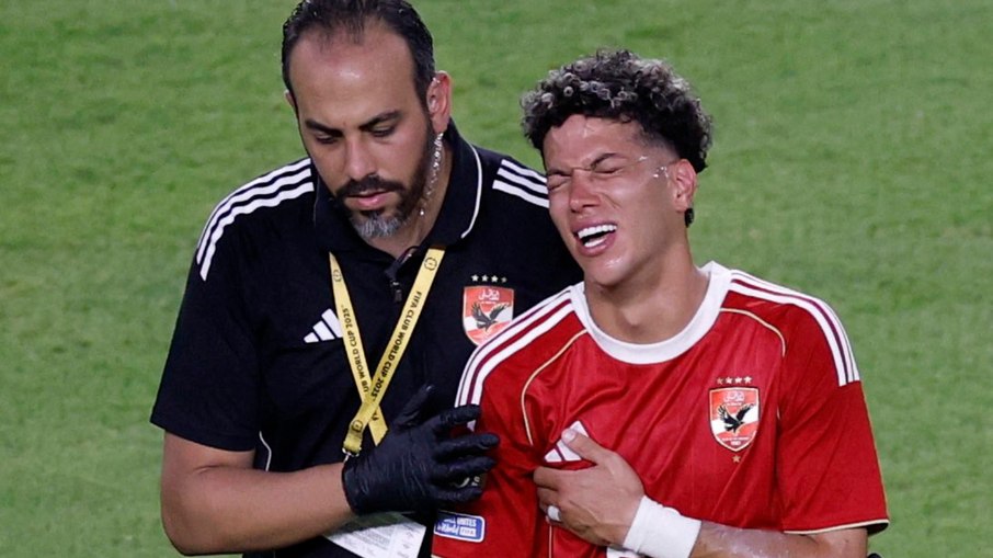 Emam Ashour vai desfalcar Al Ahly por fratura na clavícula
