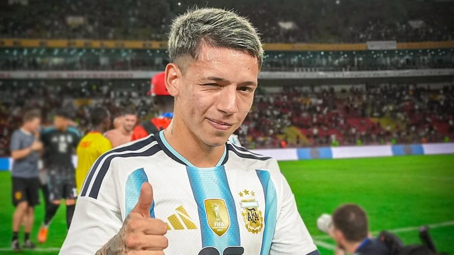 Prestianni, acusado de racismo contra Vini Jr., foi convocado pela Argentina