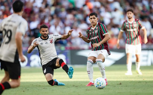 Fluminense foi derrotado pelo Palmeiras, por exemplo, no sintético do Nubank Arena