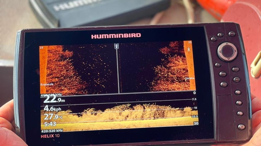 Corpo de bombeiros estão utilizando computadores subaquáticos para ampliar a profundidade das buscas 