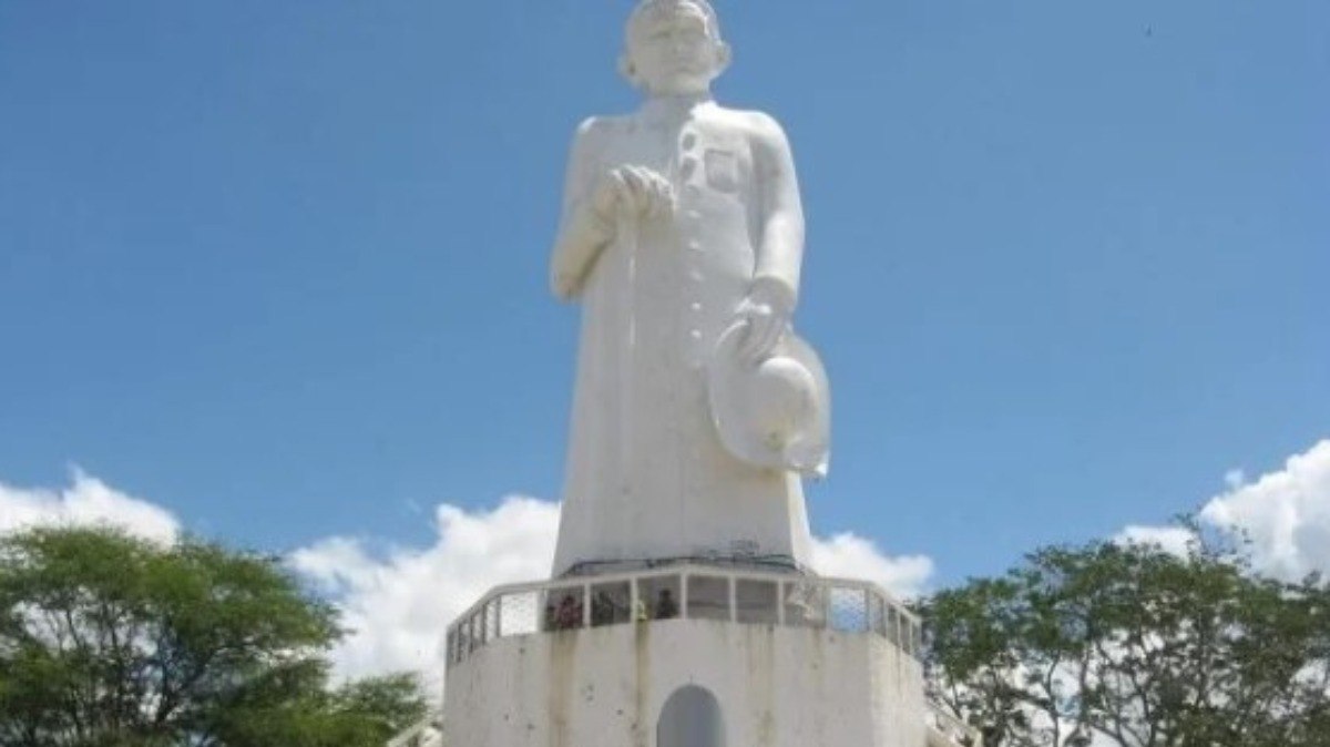 Estátua de Padre Cícero em Juazeiro do Norte