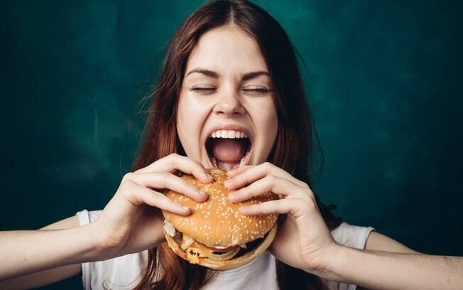 A falta de proteína no prato pode fazer você sentir fome logo e acabar com a dieta