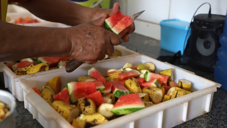 Alimentos são preparados com um rigoroso controle nutricional