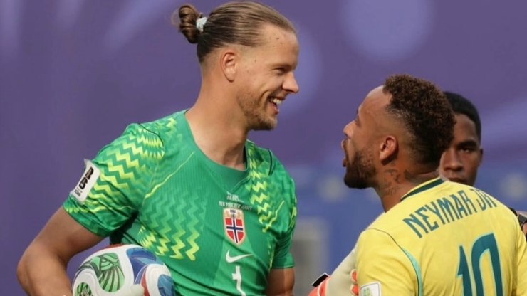 Algoz do Brasil se rende à seleção e pede desculpa a Neymar