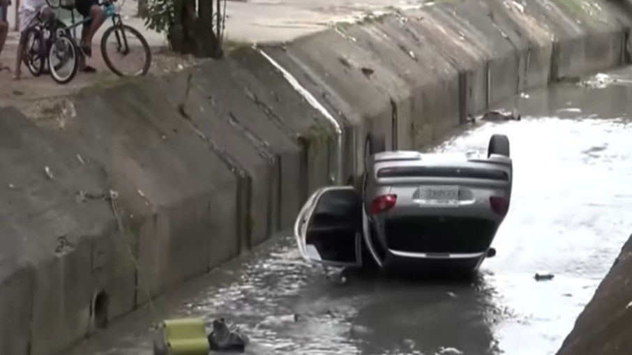 Veículo tombado Veículo tombado