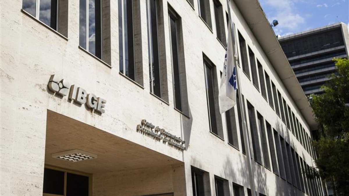 Crescimento populacional caiu para 0,37% em 2026, estima IBGE - QTU Questões do Universo
