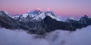 Todos os alpinistas presos no Monte Everest são resgatados