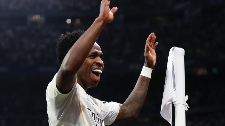 Vini Jr marcou gol em Real Madrid x Benfica na última quarta (25)