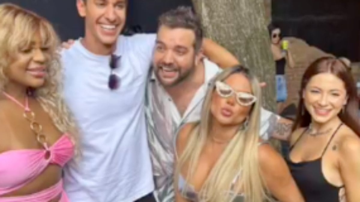 Kally, Cariúcha, Henrique, Nathalia, Sander e Alicia X curtiram a tardezinha de sábado juntos