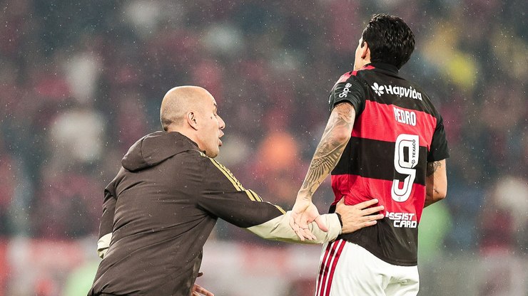 Jardim revela papo tático com Pedro: "Precisa atacar e defender"