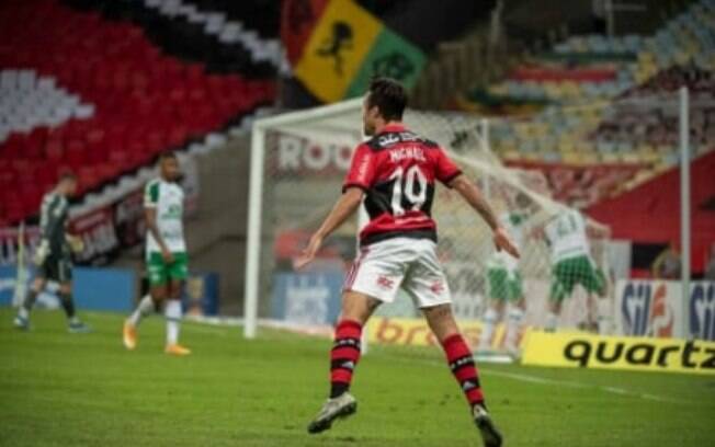 Gol de Michael, do Flamengo, sobre a Chapecoense é eleito o mais bonito do Brasileirão
