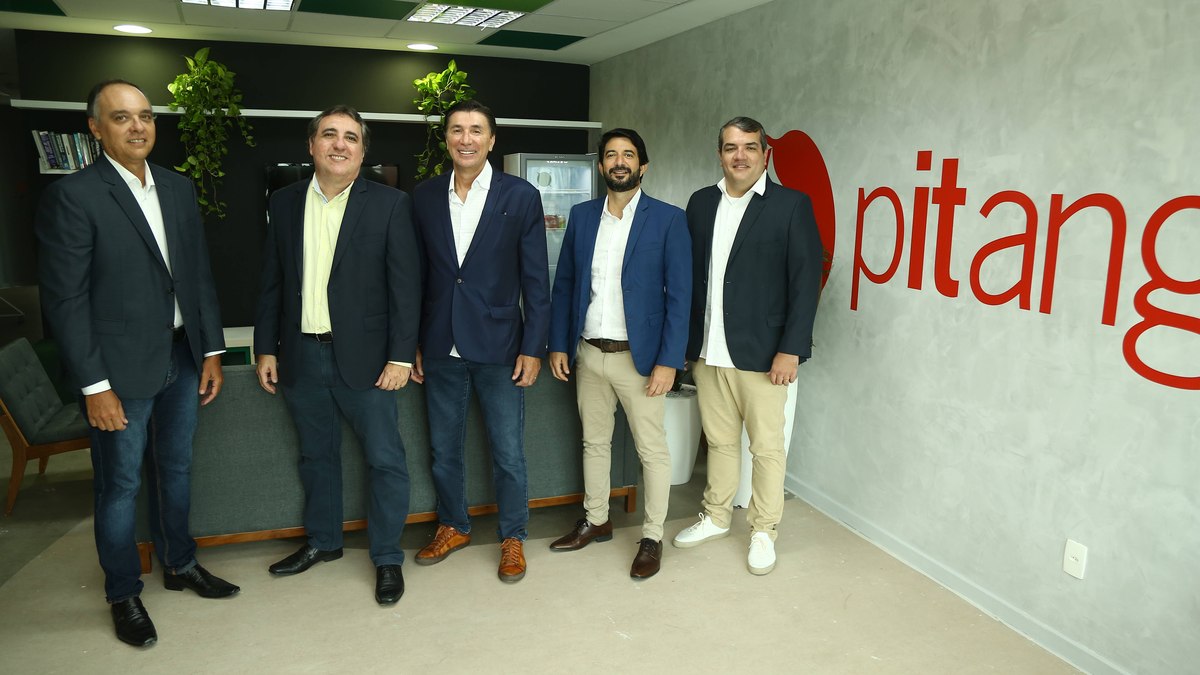 Os sócios Gustavo Bastos, Antônio Valença, Janguiê Diniz, Claudio Castro e Roberto Borges. Os sócios Gustavo Bastos, Antônio Valença, Janguiê Diniz, Claudio Castro e Roberto Borges.