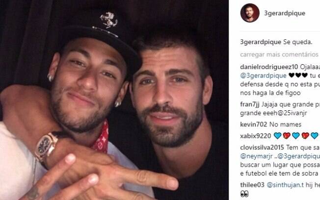 Neymar com Piqué, que crava: 