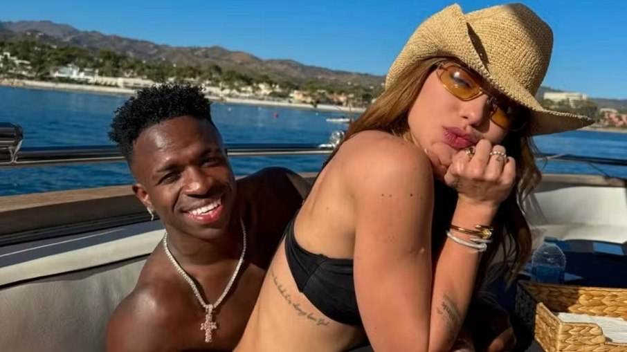 Virginia Fonseca visita Vini Jr. em gravação durante estadia em Madri