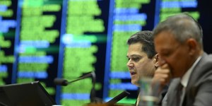 Cadastro Nacional de agressores de mulheres é aprovado no Senado
