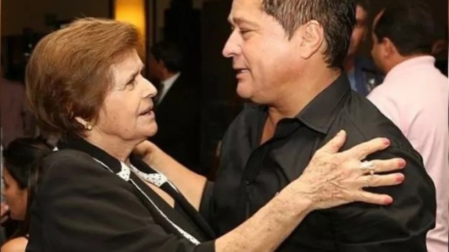 Morre Dona Carmem, mãe do cantor Leonardo, aos 87 anos