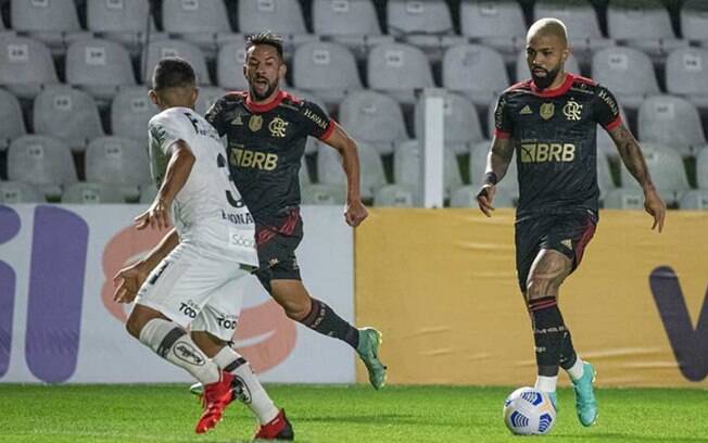 Passeio na Vila! Gabigol faz três contra o Santos, e Flamengo goleia com direito à marca de estreante