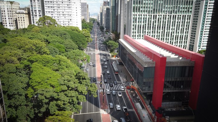 SP: feriado começa seco e quente, mas chove no domingo (02)