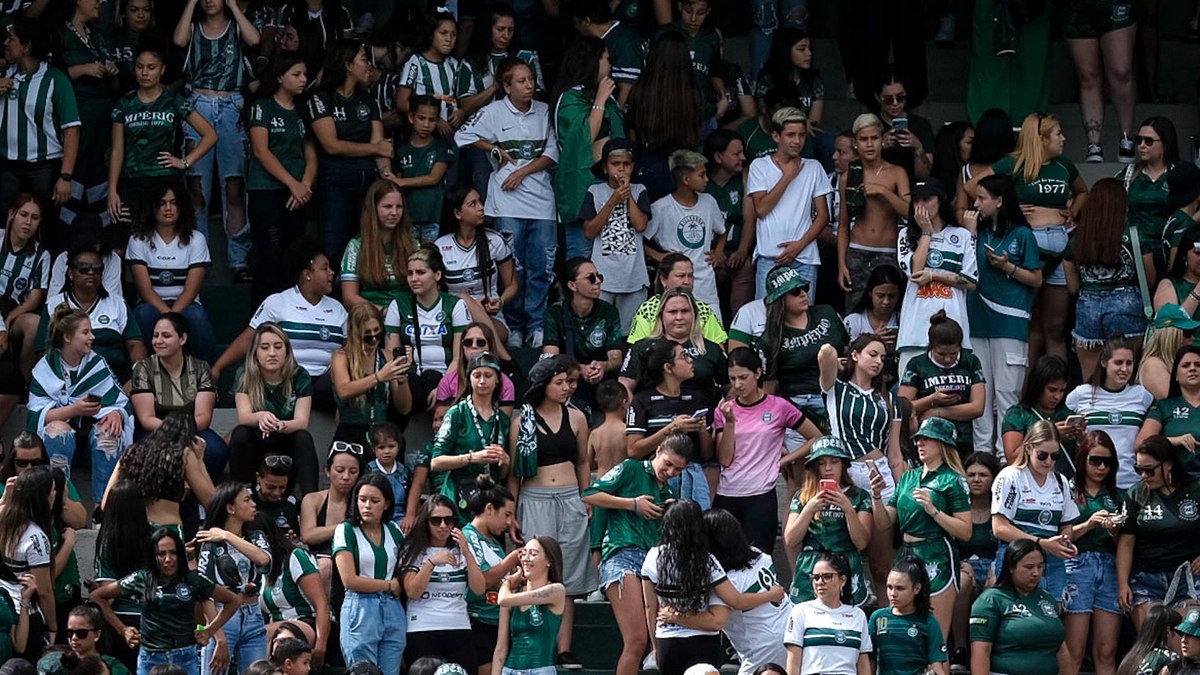 Torcida do Coxa na estreia do Campeonato Paranaense