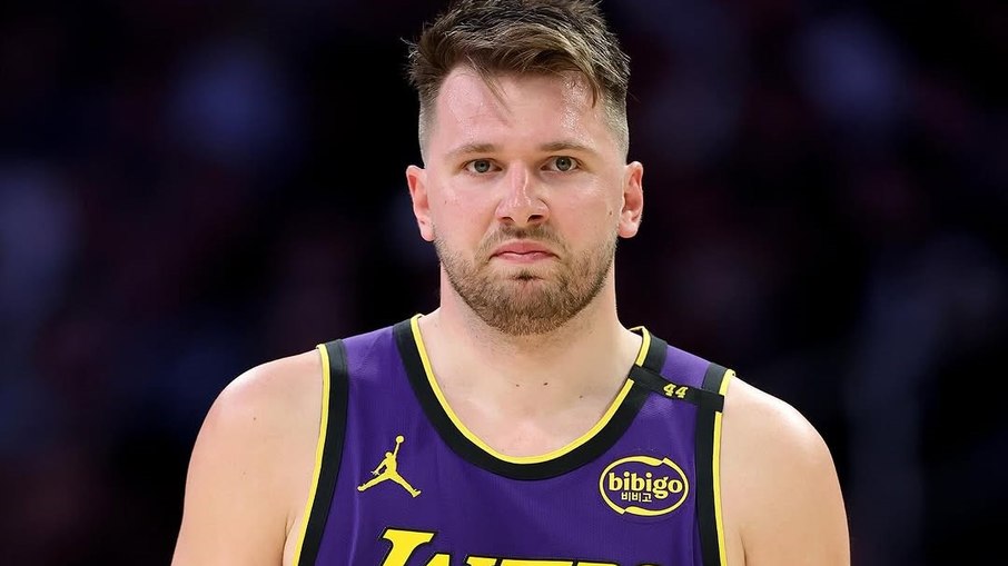 Recém-chegado ao Lakers, Doncic mostrou apoio ao ídolo da franquia Recém-chegado ao Lakers, Doncic mostrou apoio ao ídolo da franquia