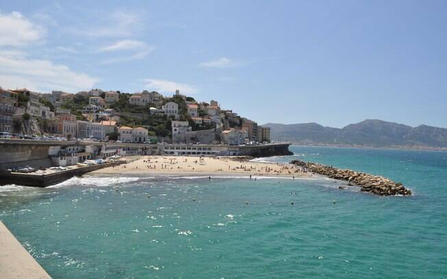 A Riviera Francesa atrai turistas que buscam passeios luxuosos