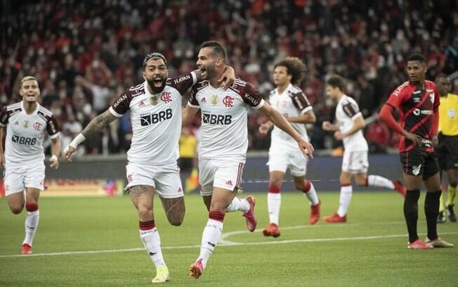 Ingressos esgotados para a torcida do Flamengo em jogo contra o Athletico