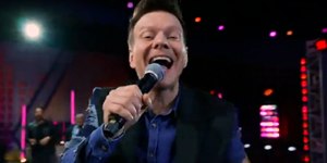Michel Teló anima Estrela da Casa com hits e surpresas