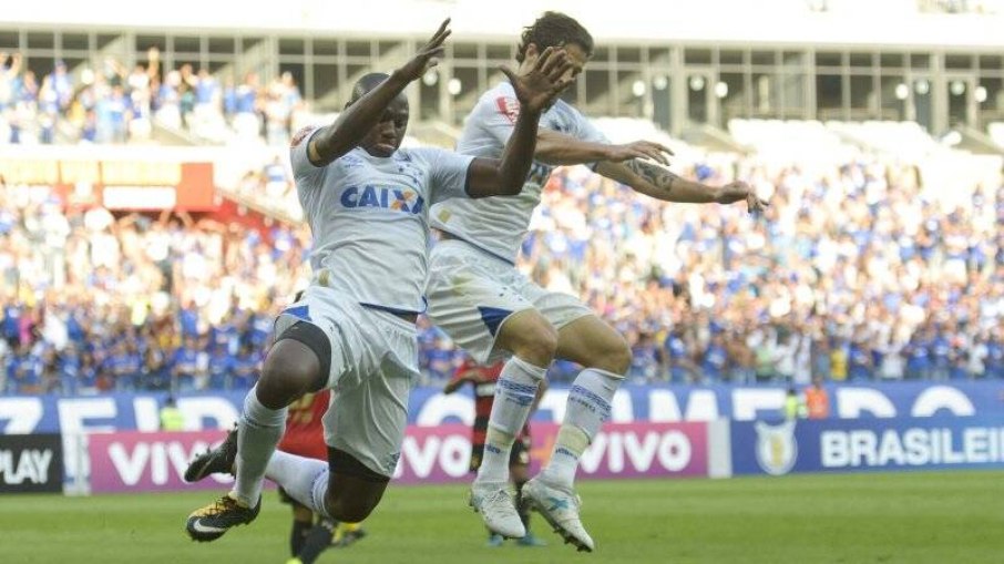 Sassá aciona Cruzeiro na Justiça