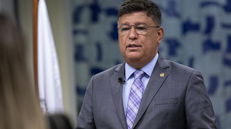 Emendas milionárias ampliam pressão sobre senador e igreja em MG
