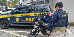 Mulher mantida em cárcere privado é resgatada na Via Dutra