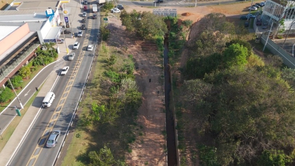 Avenida Invernada é um dos corredores viários mais importantes da cidade