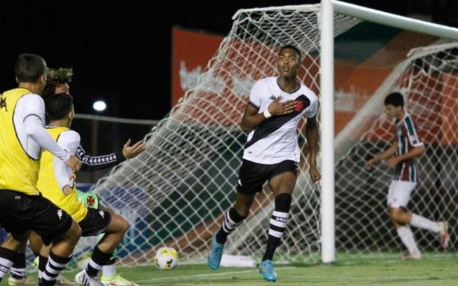 GB projeta duelos contra o Bahia e analisa desempenho do Sub-17 do Vasco: 'Fruto de treino e trabalho'