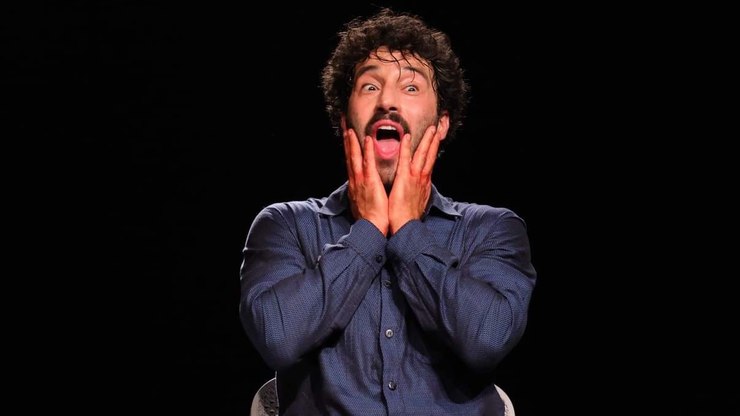 Guilherme Logullo volta ao Rio de Janeiro com solo teatral ‘PAI’