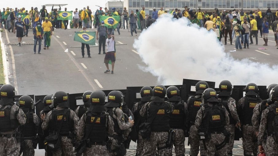 Atos golpistas no dia 8 de janeiro, em Brasília