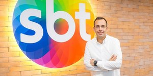 Em dia de tensão, SBT demite superintendente e chefe do jurídico