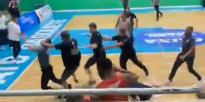 Árbitro é agredido com socos e chutes após Pato x Caxias no NBB