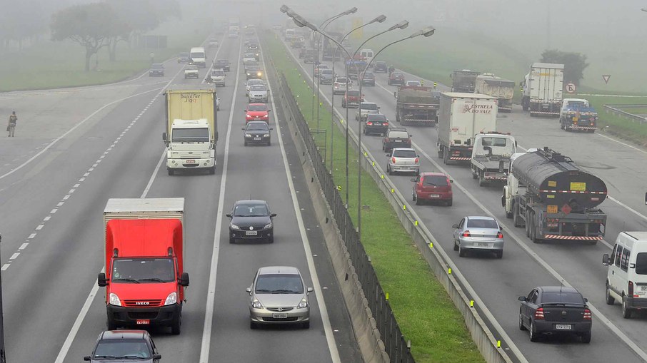 Neblina nas estradas Neblina nas estradas