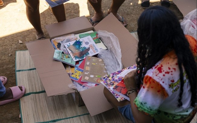 Bibliotecas comunitárias recebem novo acervo de livros