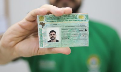 Governo estuda liberar CNH sem aulas obrigatórias em autoescolas