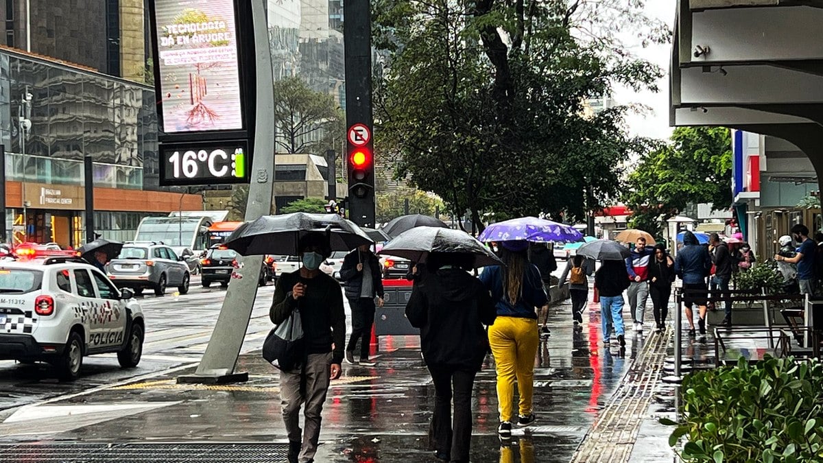 Chuva em São Paulo faz CGE colocar cidade em estado de atenção