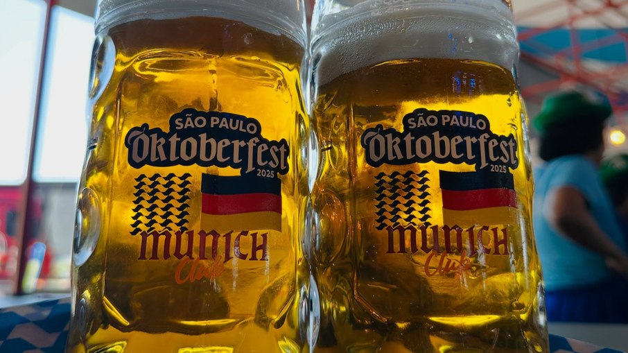 Passaporte e benefícios exclusivos dão acesso mais rápido ao choppe na São Paulo Oktoberfest Passaporte e benefícios exclusivos dão acesso mais rápido ao choppe na São Paulo Oktoberfest