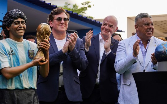 Argentina perdoa Infantino em meio à crise política na FIFA