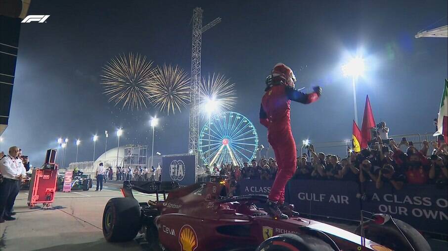 Leclerc comemora após vencer GP do Bahrein