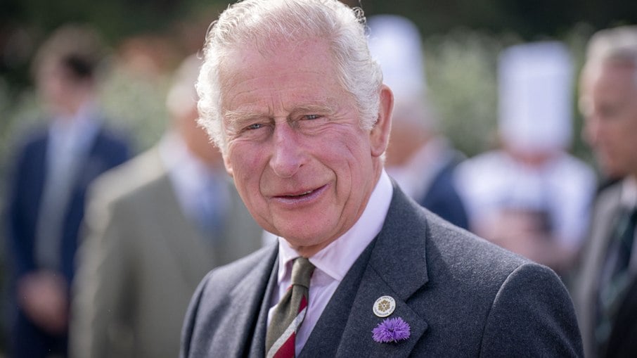 O monarca britânico se recusa a fazer quimioterapia para tratar câncer