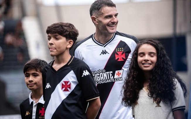 Vasco acerta renovação de contrato com Vegetti