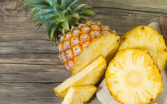 15 benefícios do abacaxi para a saúde que você não sabia
