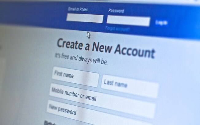Facebook excluiu de uma vez diversas contas de extremistas de direita das suas redes sociais