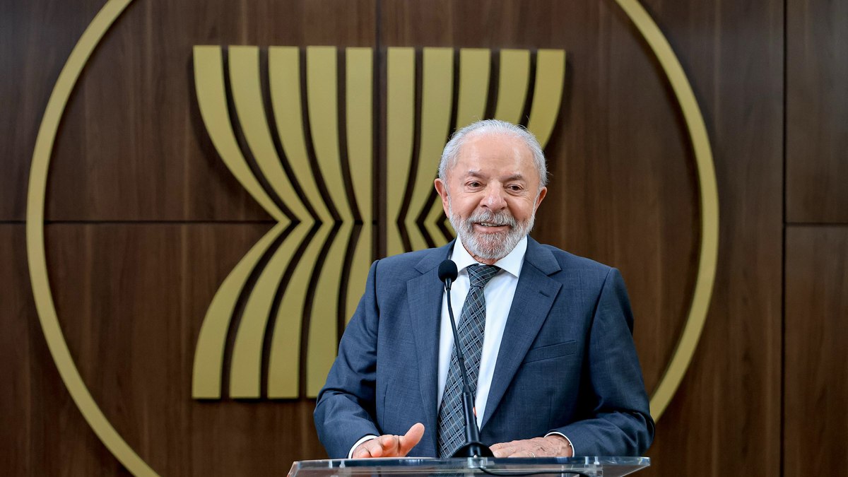 Lula comentou sobre a reunião antes de deixar a Indonésia Lula comentou sobre a reunião antes de deixar a Indonésia