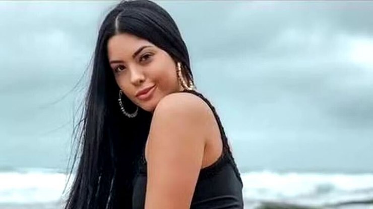 Rayane%20Figliuzzi%20desabafa%20ap%C3%B3s%20desligamento%20de%20escola%20de%20samba